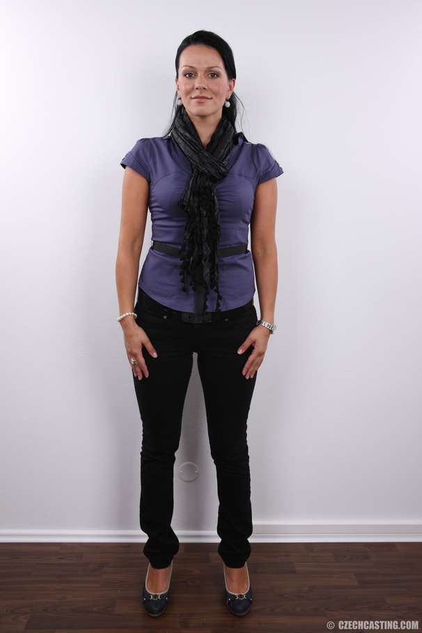 Hot sexy brunette with enticing figure show - XXX Dessert - Picture 2