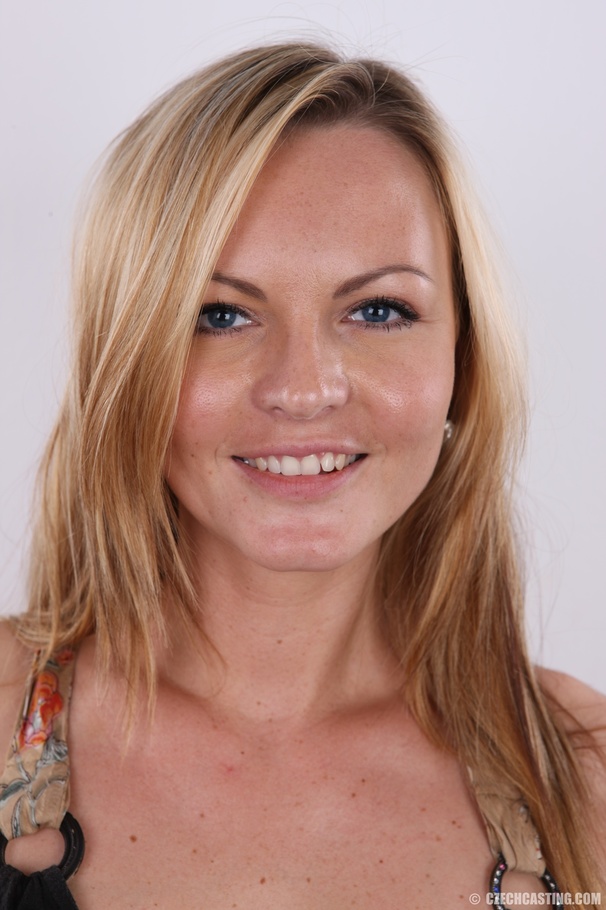 Sweet sexy blonde with hot slightly bushy c - XXX Dessert - Picture 1