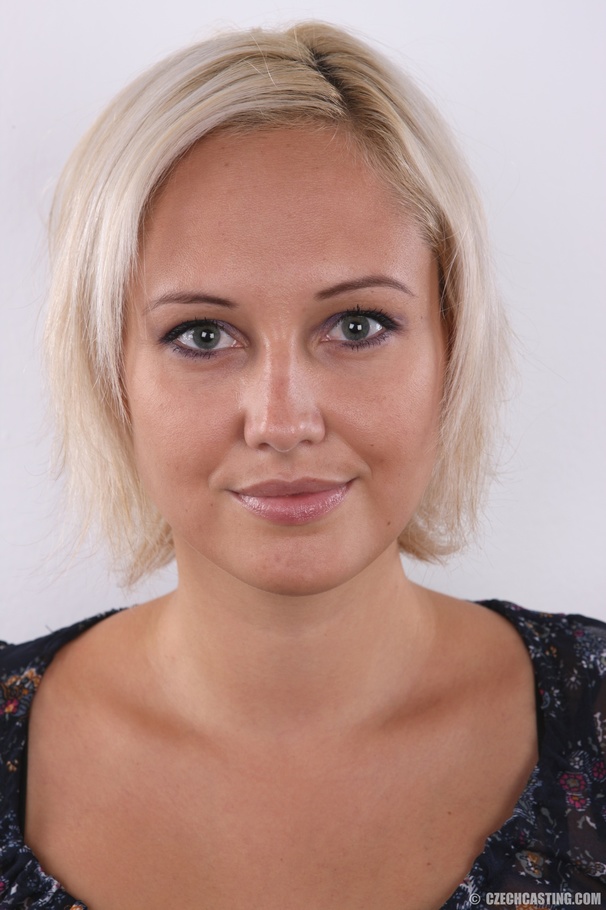 Short hair blonde beauty with sweet perky t - XXX Dessert - Picture 1