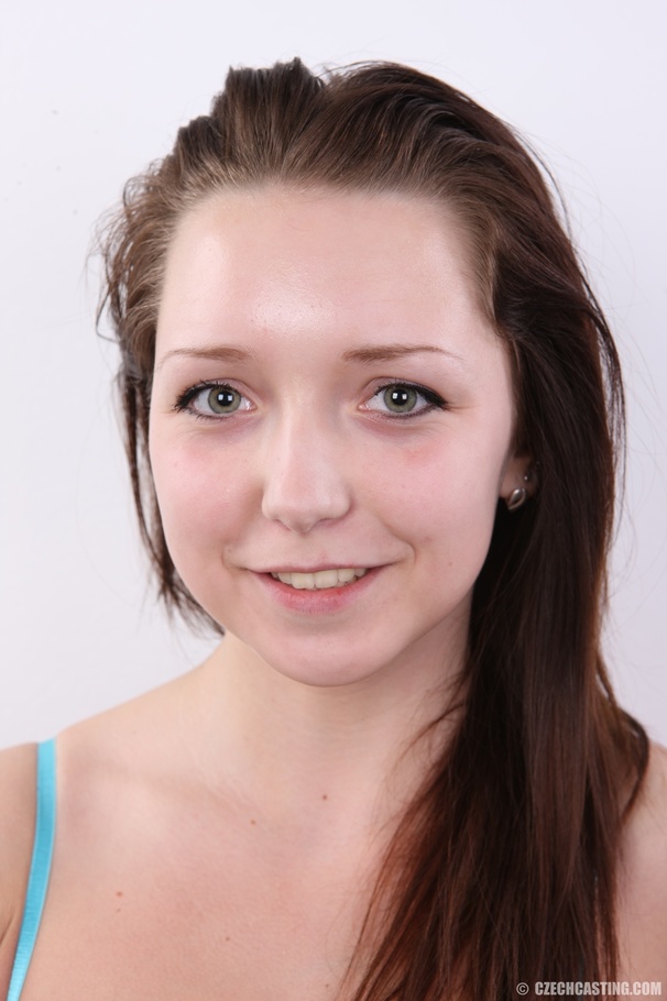 Seductive young brunette with fresh sweet t - XXX Dessert - Picture 1