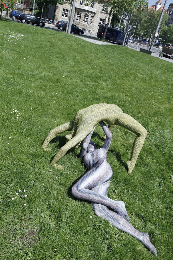 Two green and grey zentai wearing flexible  - XXX Dessert - Picture 10