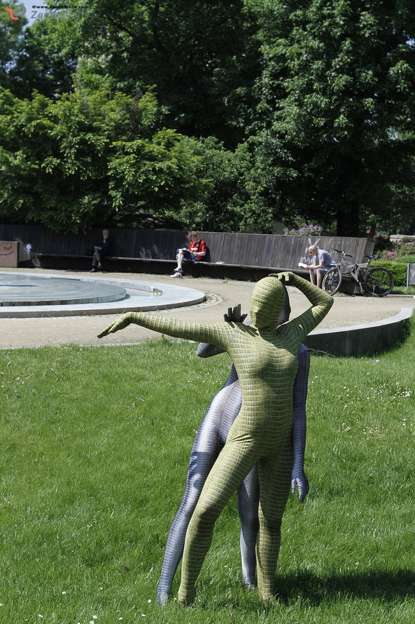 Two green and grey zentai wearing flexible  - XXX Dessert - Picture 13