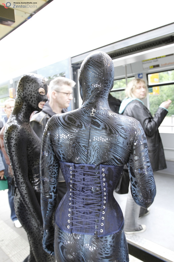 Two black zentai wearing flexible teen with - XXX Dessert - Picture 5