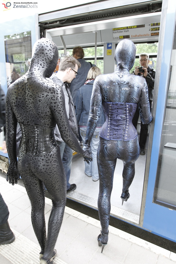 Two black zentai wearing flexible teen with - XXX Dessert - Picture 6