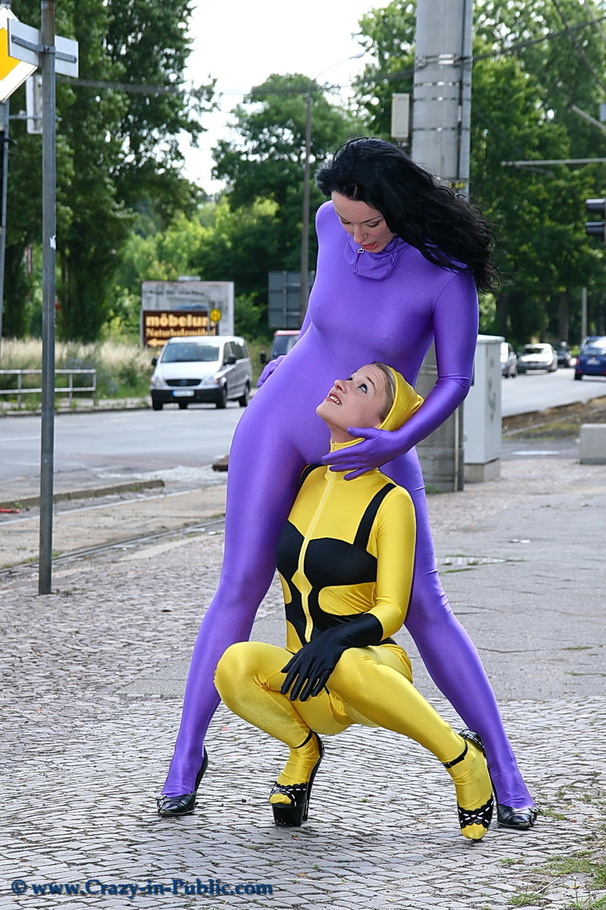 Two horny yellow and violett zentai wearing - XXX Dessert - Picture 10