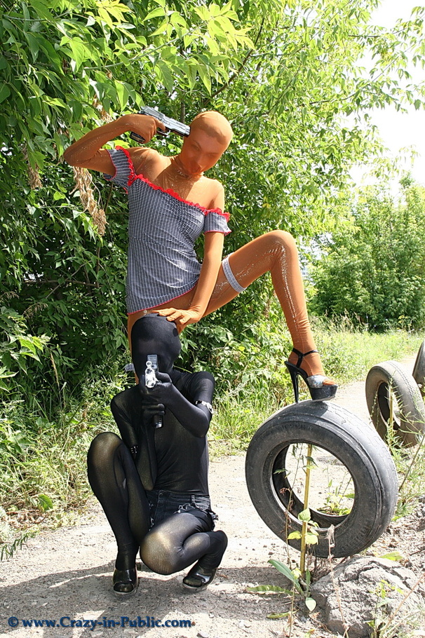 Two dressy black and brown zentai wearing t - XXX Dessert - Picture 9