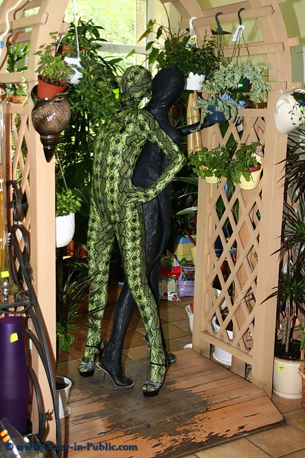 Two flexible green and black zentai wearing - XXX Dessert - Picture 7
