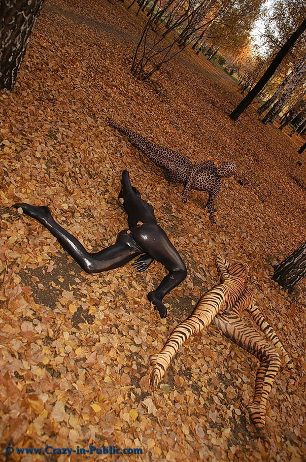 Three hot zentai wearing teen flexing their - XXX Dessert - Picture 14