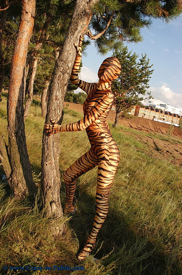 Two sexy zentai wearing teens exposing thei - XXX Dessert - Picture 14