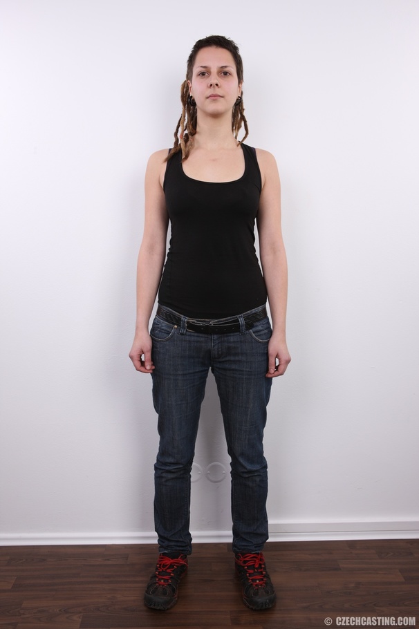 Dreadlock sexy chick shows sweet figure, ho - XXX Dessert - Picture 2