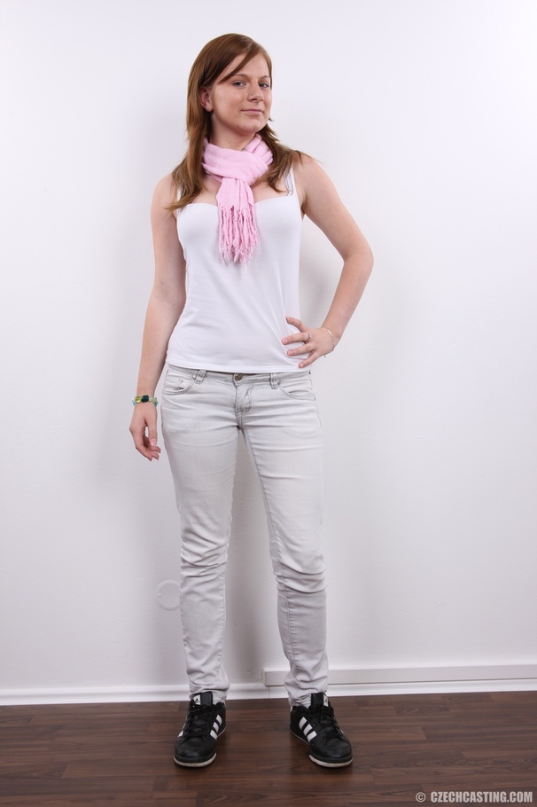 Beautiful young babe with sexy balanced tit - XXX Dessert - Picture 2