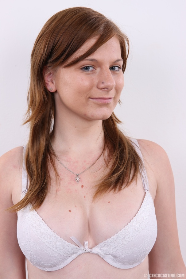 Beautiful young babe with sexy balanced tit - XXX Dessert - Picture 5