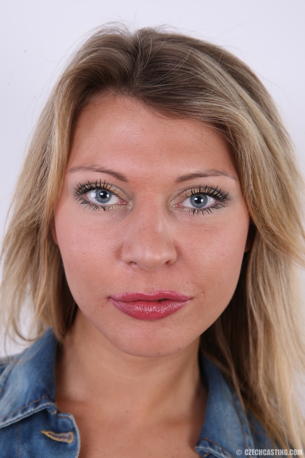 Hot and sexy blue eyed blonde with right cu - XXX Dessert - Picture 1