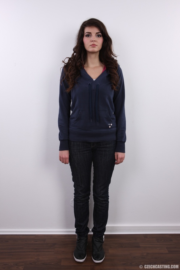 Pretty sexy brunette with sweet curves, nic - XXX Dessert - Picture 2