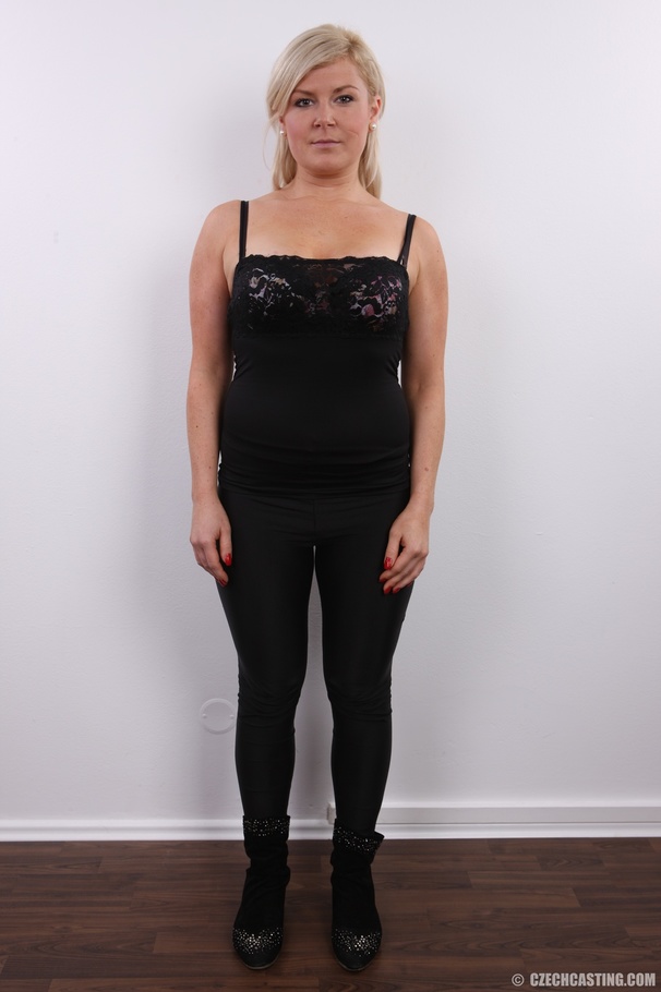 Big horny blonde in need of fun shows boobs - XXX Dessert - Picture 3