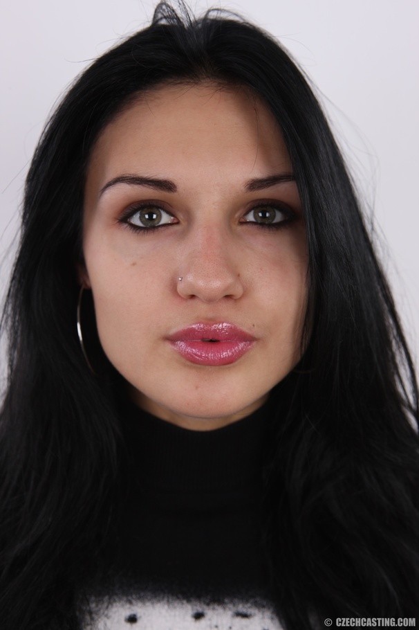 Beautiful dark hair damsel with sexy curves - XXX Dessert - Picture 1