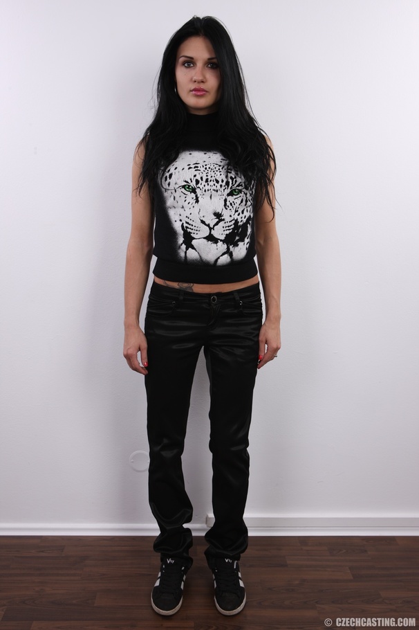 Beautiful dark hair damsel with sexy curves - XXX Dessert - Picture 2