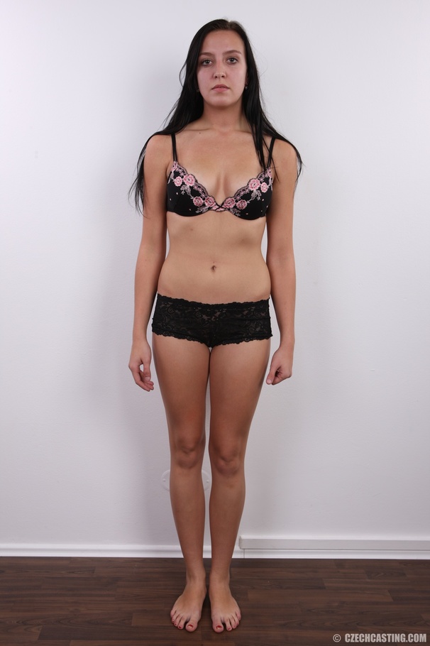 Young shy chick with enticing body show sof - XXX Dessert - Picture 7