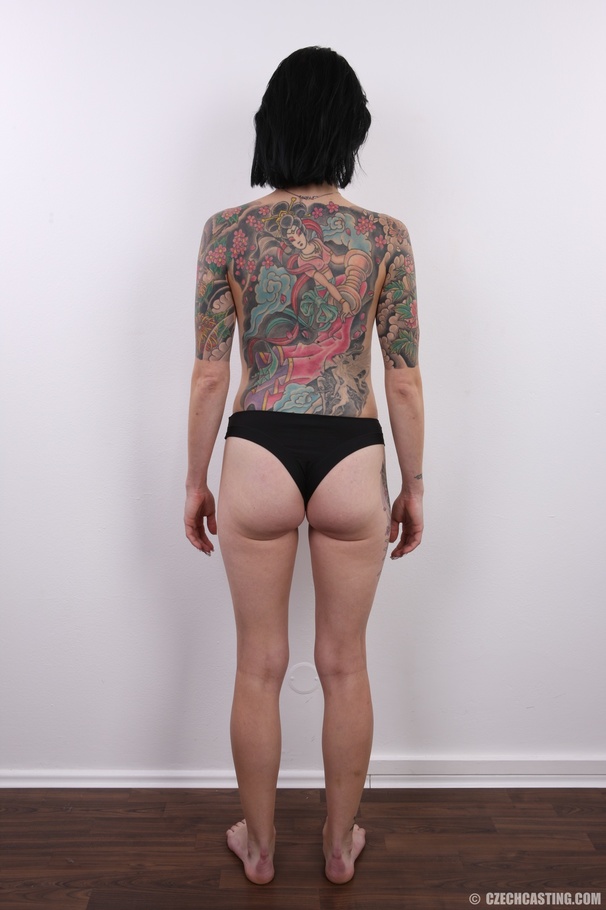 Chick with colorful tattoos show hairy puss - XXX Dessert - Picture 13