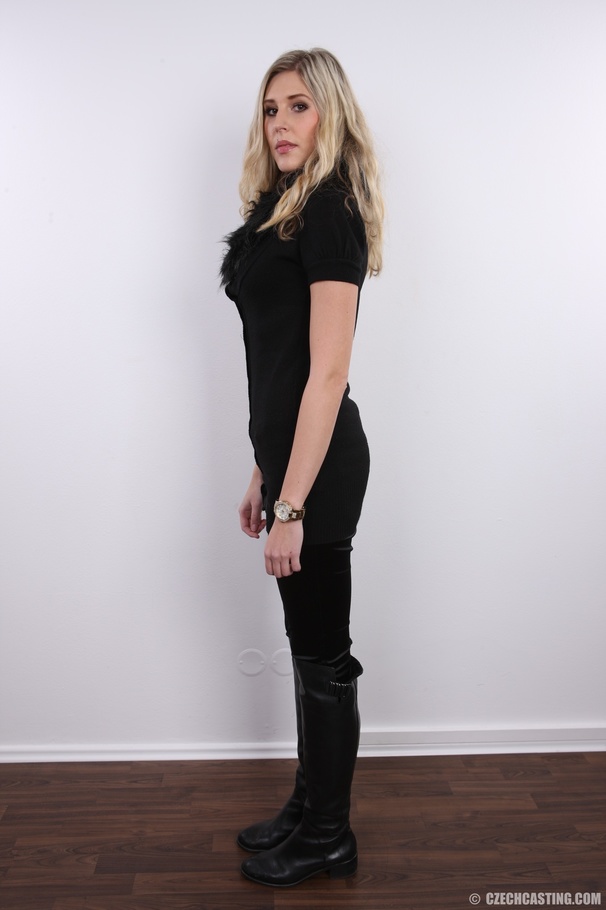 Hot tall blonde with enticing eyes, show ni - XXX Dessert - Picture 3