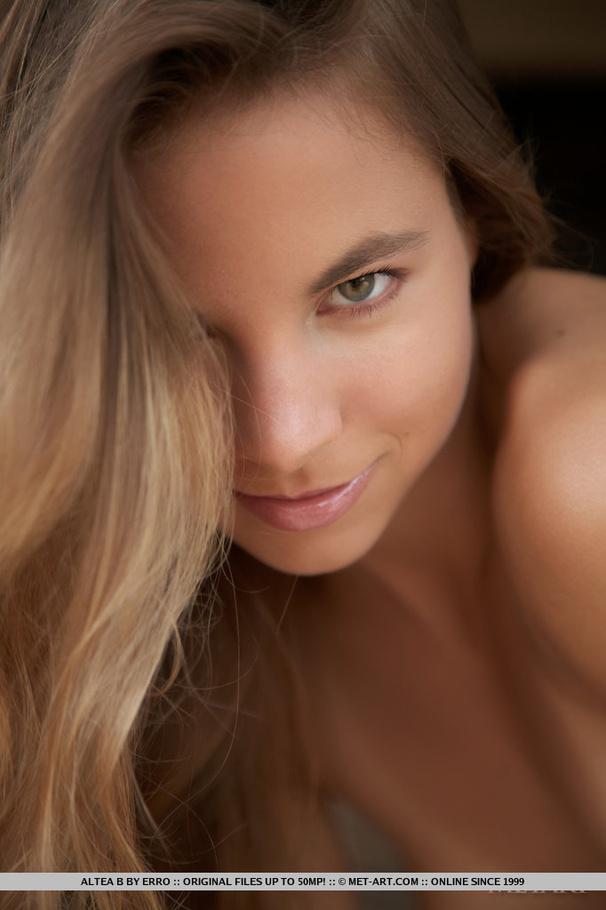 Extra seductive cute legs model shows off h - XXX Dessert - Picture 18