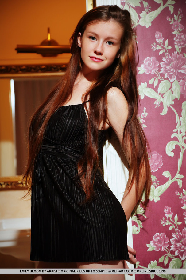 Young cute damsel with hot hairy pussy, jui - XXX Dessert - Picture 1