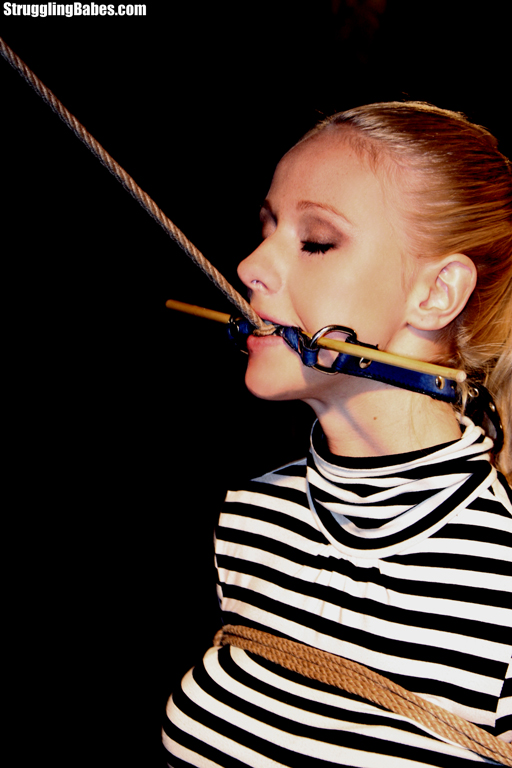 Blonde whore with big tits loves ropes and  - XXX Dessert - Picture 11