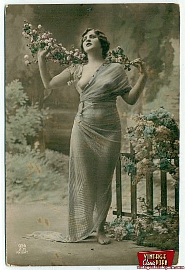 Very pretty vintage babes posing in the str - XXX Dessert - Picture 10