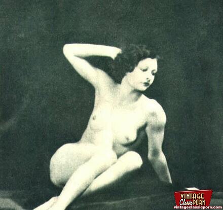 Pretty vintage sweethearts posing in the ho - XXX Dessert - Picture 4