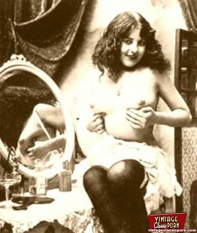 Pretty vintage chicks in their underwear in - XXX Dessert - Picture 2