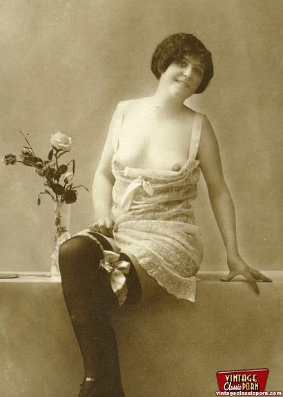 Pretty vintage chicks in their underwear in - XXX Dessert - Picture 3