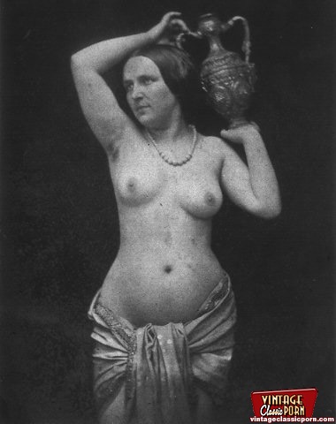 Pretty cute vintage topless girls posing in - XXX Dessert - Picture 5