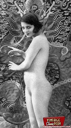Pretty sexy vintage nudes standing naked in - XXX Dessert - Picture 4