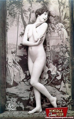 Pretty sexy vintage nudes standing naked in - XXX Dessert - Picture 10