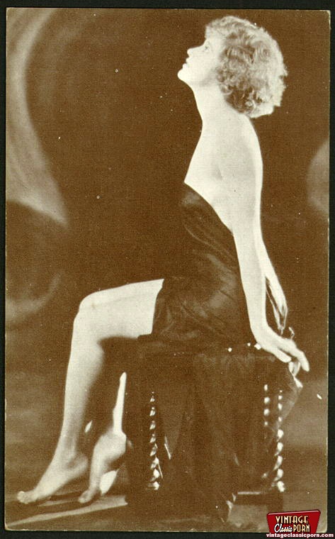 Sexy vintage chicks wearing sexy outfits in - XXX Dessert - Picture 8