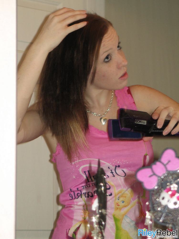 Pretty in pink hottie Riley Rebel fixing he - XXX Dessert - Picture 9