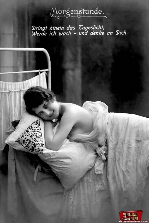 Shy pretty vintage chicks enjoying posing i - XXX Dessert - Picture 5