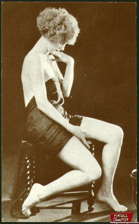 Shy pretty vintage chicks enjoying posing i - XXX Dessert - Picture 6