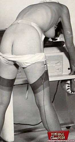 Nearly naked vintage pretty babes posing in - XXX Dessert - Picture 2