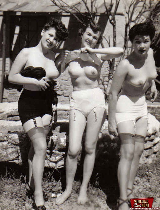 Hot sexy naked vintage beauties outdoors in - XXX Dessert - Picture 12