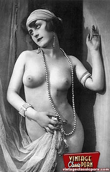 Nearly naked vintage horny chicks posing in - XXX Dessert - Picture 6