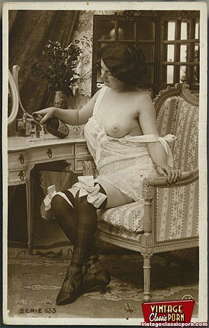 Sexy horny vintage chicks posing at home in - XXX Dessert - Picture 6