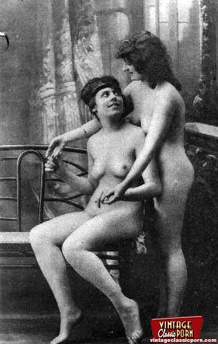 Vintage Ebony Lesbians - Vintage lesbian nude chicks enjoy posing in - XXX Dessert ...