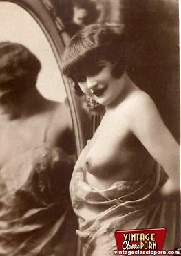 Vintage naked ladies looking in a mirror in - XXX Dessert - Picture 9