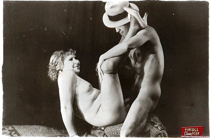 Horny kinky vintage naked chicks in the dar - XXX Dessert - Picture 1