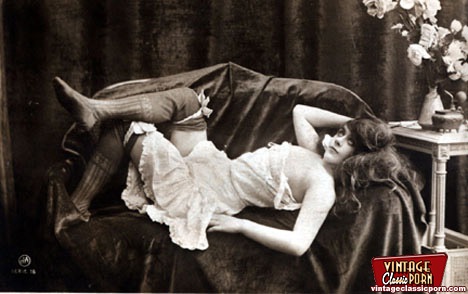 Vintage girls wearing very sexy underwear i - XXX Dessert - Picture 1