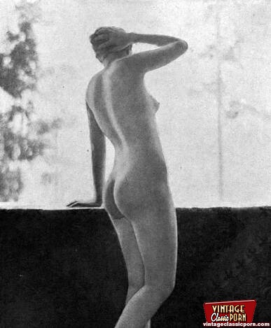 Naked anonymous girls hiding their face in  - XXX Dessert - Picture 5