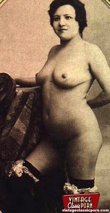 Several vintage chicks wearing stockings in - XXX Dessert - Picture 3