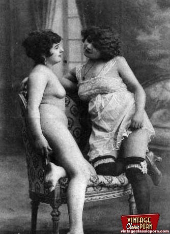 Several vintage chicks wearing stockings in - XXX Dessert - Picture 5