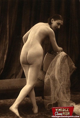 Some real pretty vintage topless naked girl - XXX Dessert - Picture 6